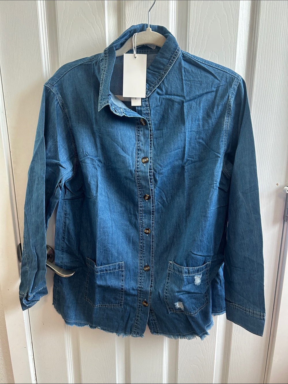 Size Large Women’s Light Blue Denim Button-Down Shirt